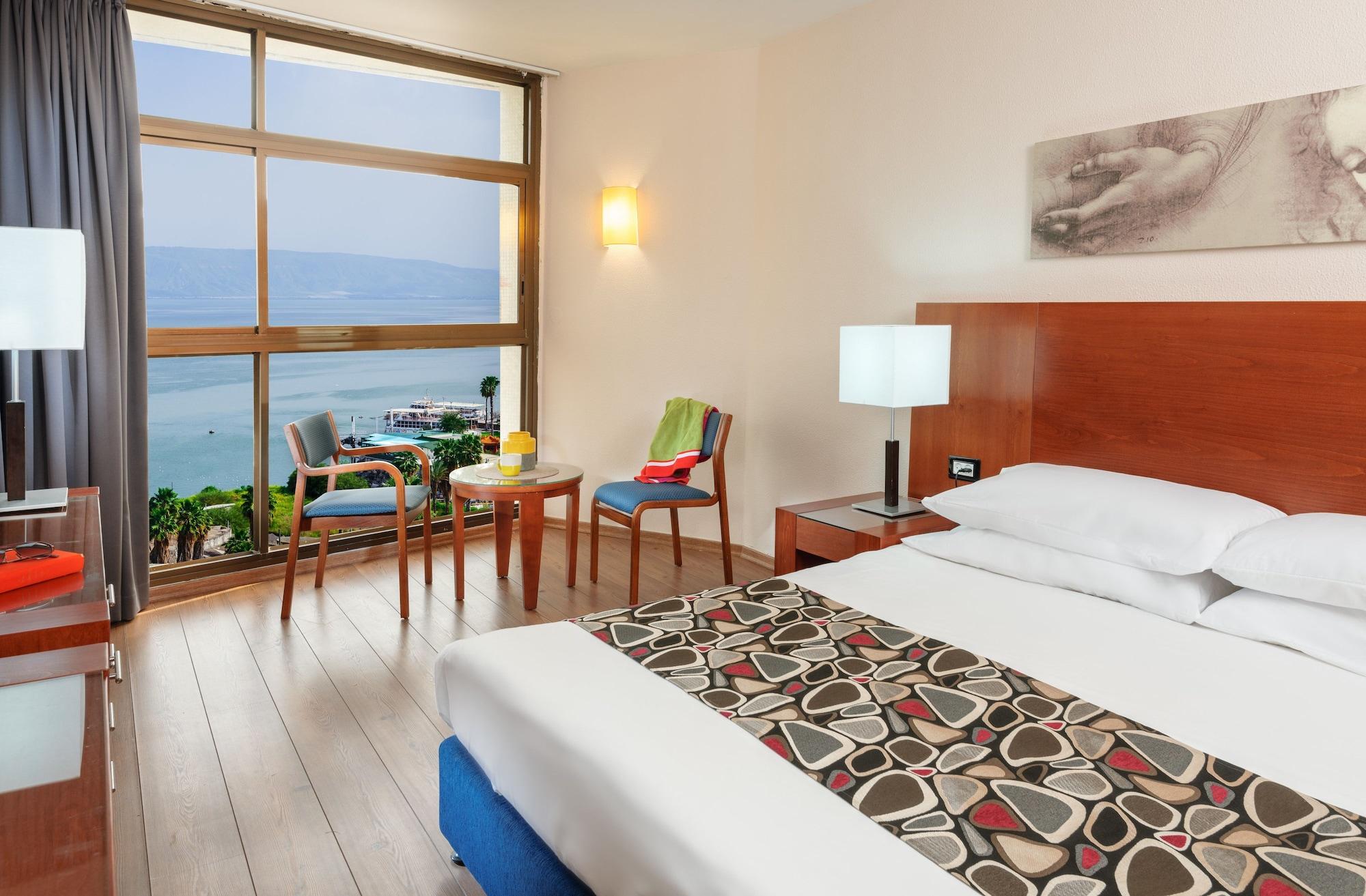 Leonardo Hotel Тверия Экстерьер фото