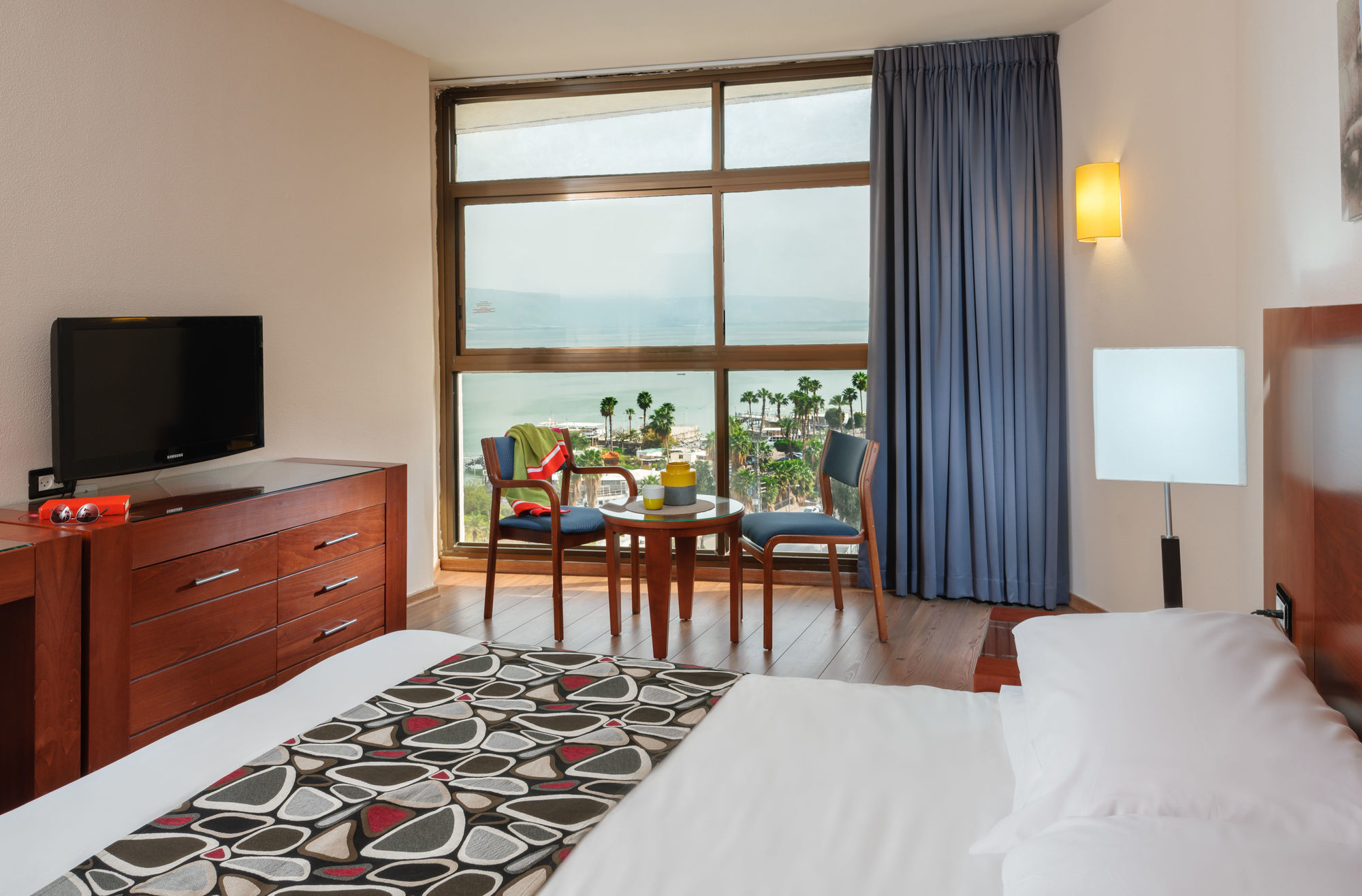 Leonardo Hotel Тверия Экстерьер фото